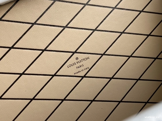 WIS PETITE LOUIS VUITTON MALLE 0205